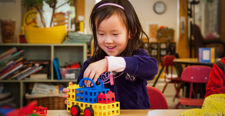STEM classroom kits provide a structured curriculum with a balance of convergent and divergent learning