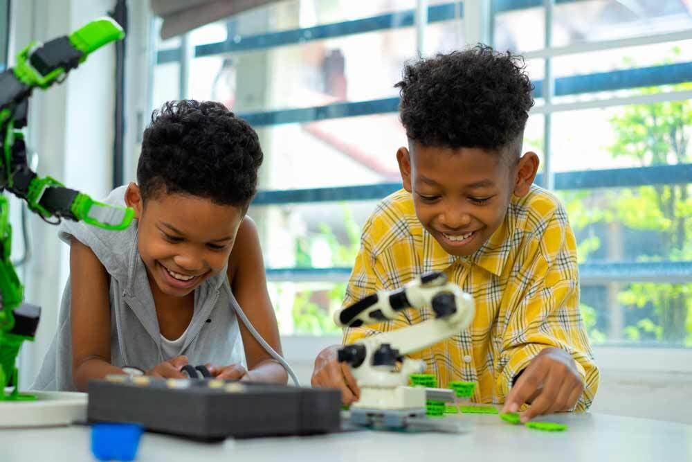 Kid Spark STEM kits include everything you need to bring robotics to the classroom.